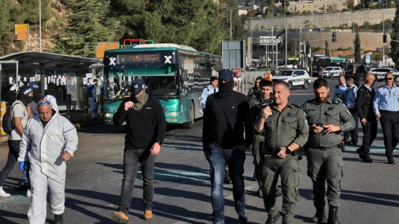 Ataques contra pontos de ônibus deixam um morto e 14 feridos em Jerusalém