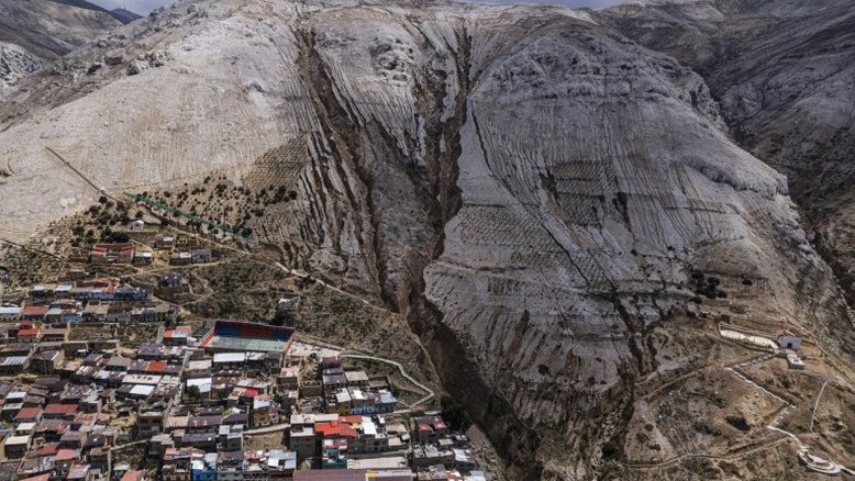 Cidade mineira do Peru na encruzilhada entre a saúde e o desenvolvimento econômico