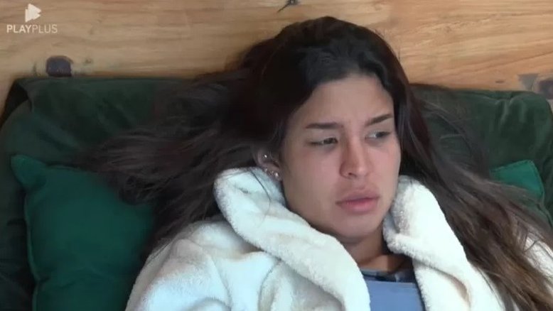 A Fazenda: Kerline e Babi criticam comportamento infantil de peoa