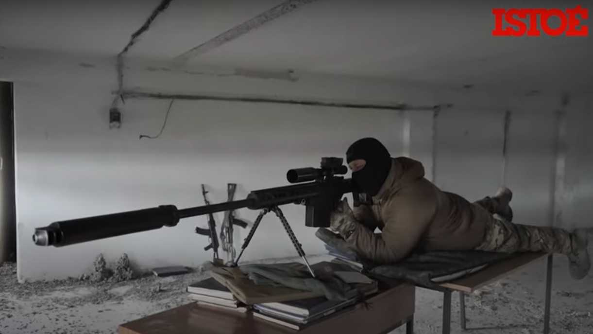 A vida de um sniper na guerra da Ucrânia: "Eles bombardeiam mais e mais"