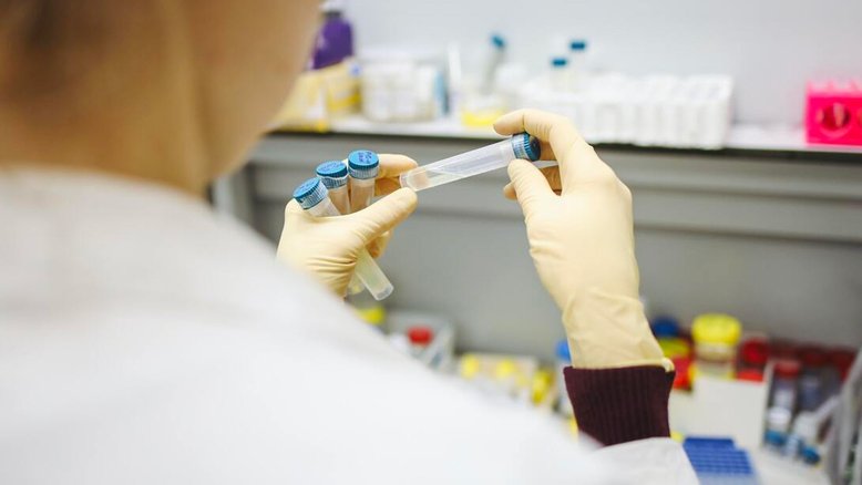 Anticoncepcional masculino: cientistas testam implante de gel bloqueador de esperma