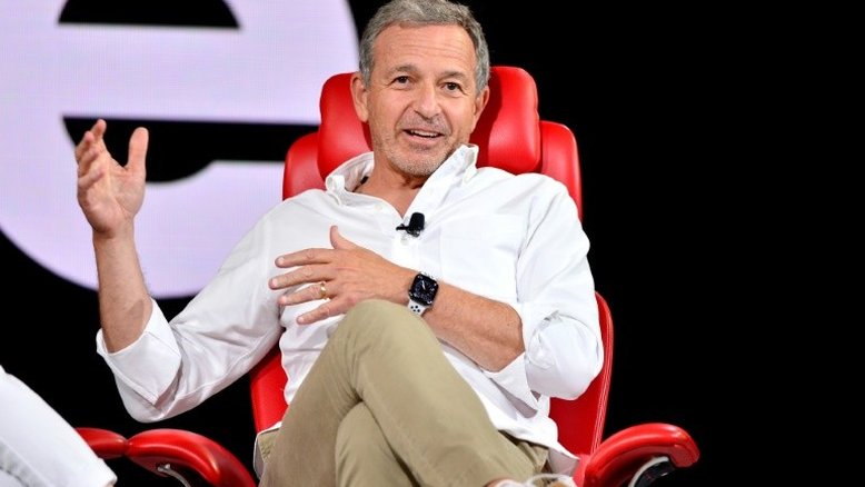 Disney demite CEO e anuncia retorno de Bob Iger ao comando da empresa