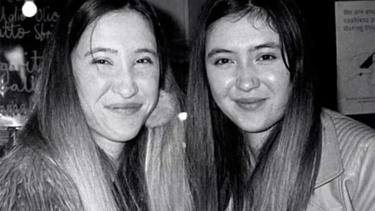 Atriz morre em mesmo acidente que fere sua irmã gemea na Austrália