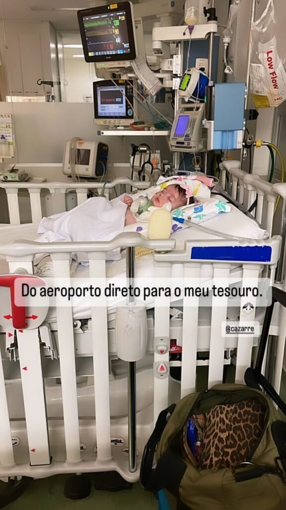 Mulher de Juliano Cazarré volta ao hospital para acompanhar caçula internada: 'Meu tesouro'