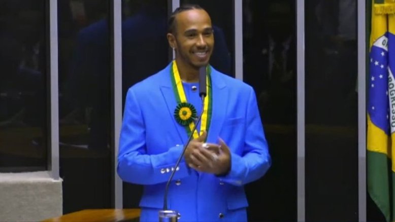 Lewis Hamilton recebe título de cidadão honorário do Brasil