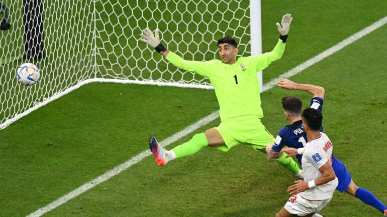 Estados Unidos vence o Irã e garante vagas nas oitavas ao lado da Inglaterra