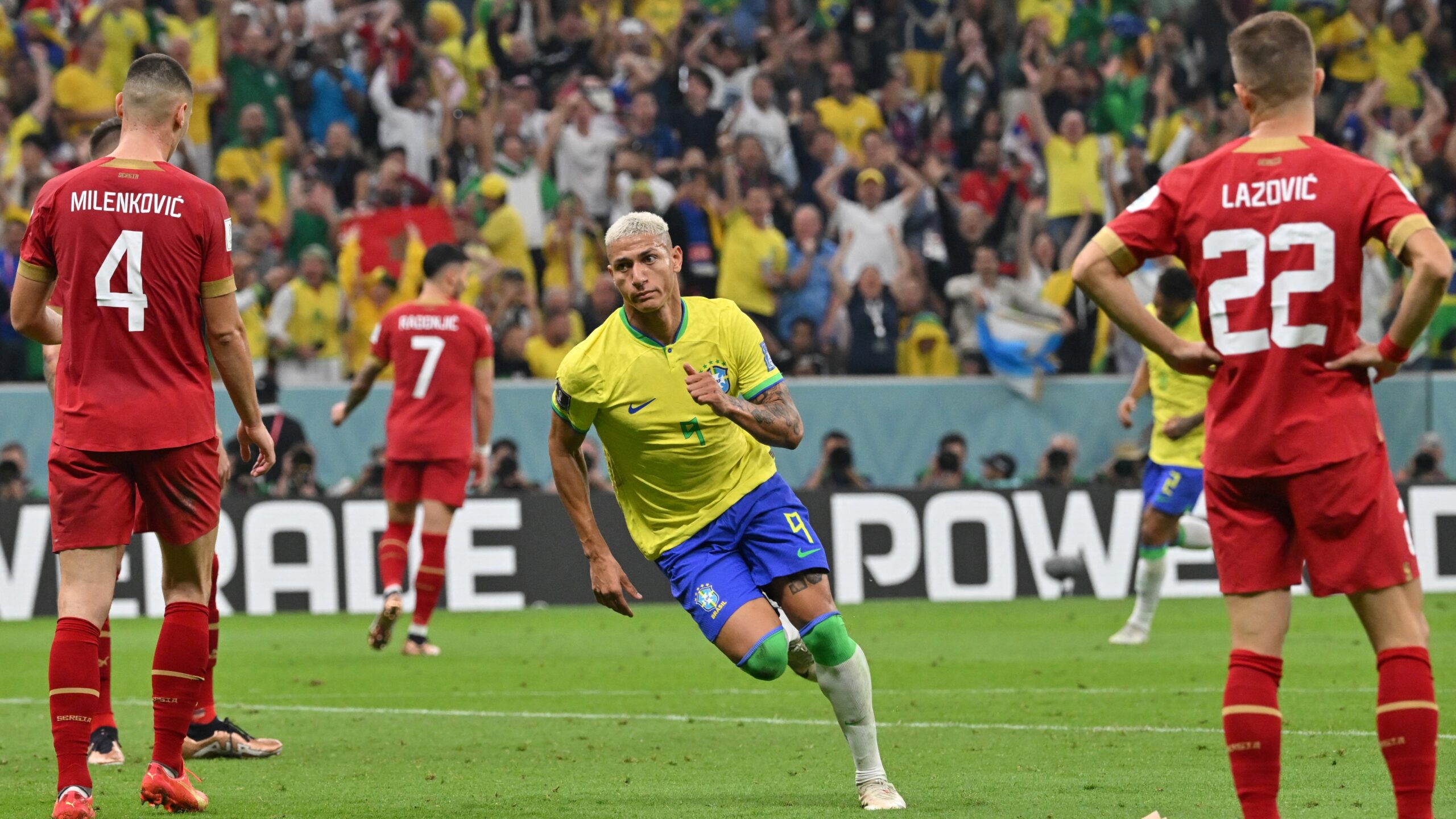 Brasil vence a Sérvia por 2 a 0 em primeiro jogo na Copa do Mundo