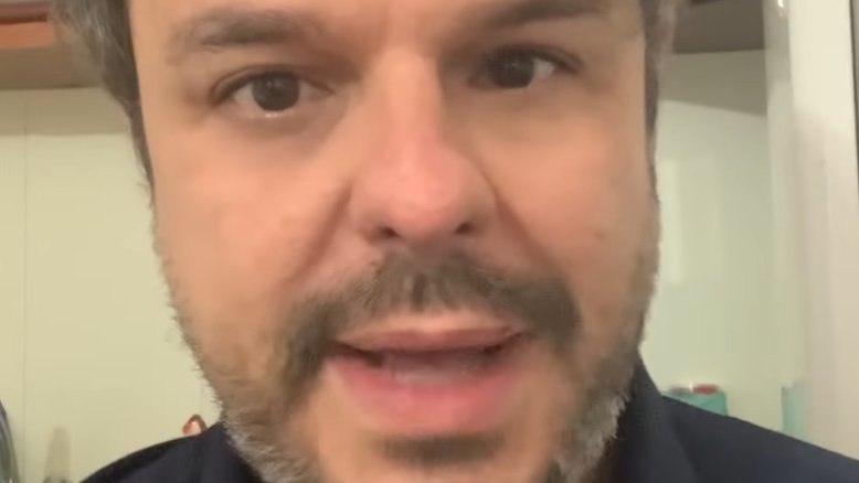 Twitter suspende perfil de Adrilles Jorge e ele se revolta: 'Censuraram'