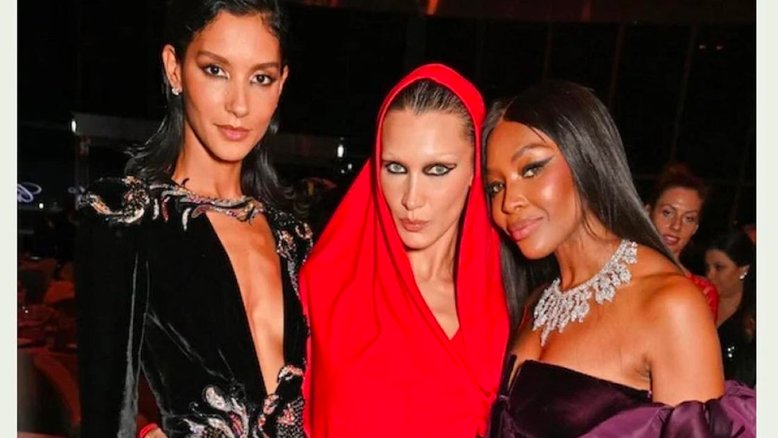 Modelo brasileira Thayná Soares representa cultura caiçara em evento de Naomi Campbell