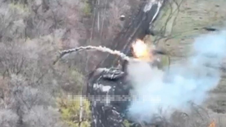VIDEO: Sozinho, soldado ucraniano destrói tanque russo com RPG