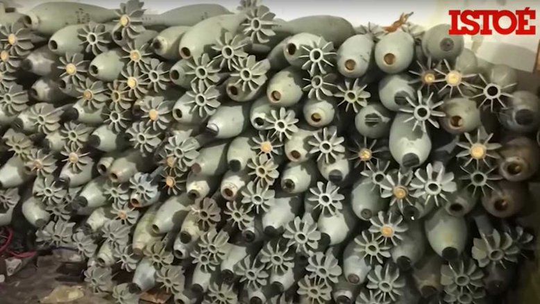 Ucrânia mostra apreensão gigantesca de munição russa