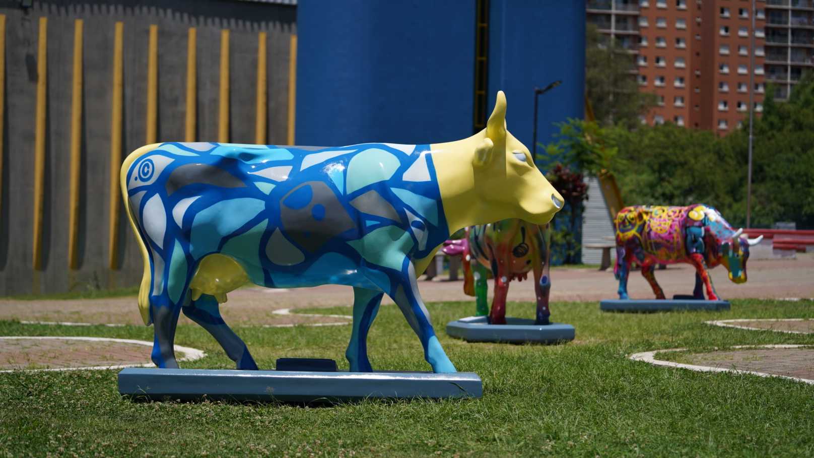 Vaca da CowParade de Paraisópolis