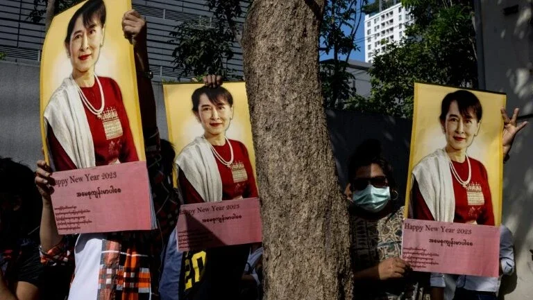 Conselho de Segurança da ONU pede liberdade para líder birmanesa Suu Kyi