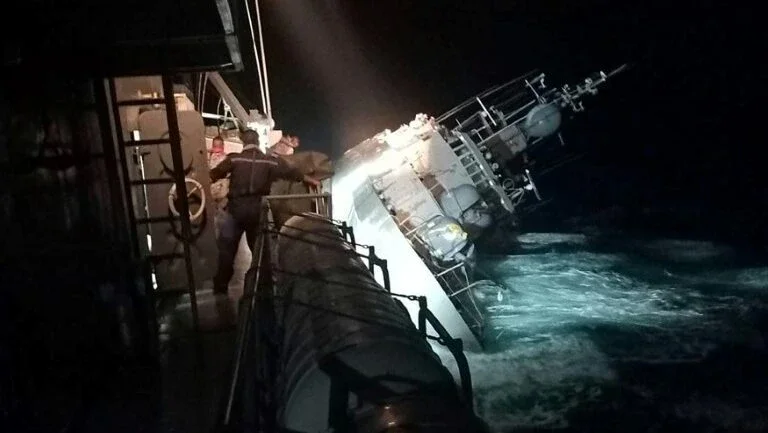Marinha da Tailândia recupera mais seis corpos após naufrágio de navio de guerra