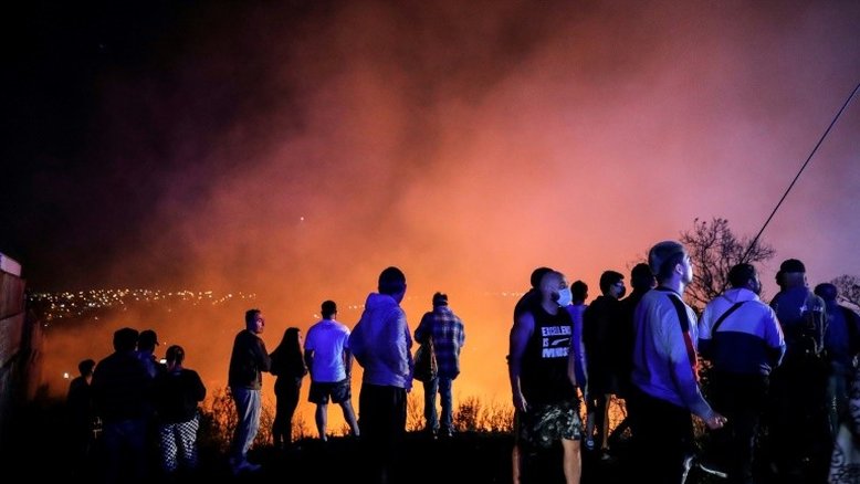 Incêndio em Viña del Mar deixa dois mortos e atinge 400 casas