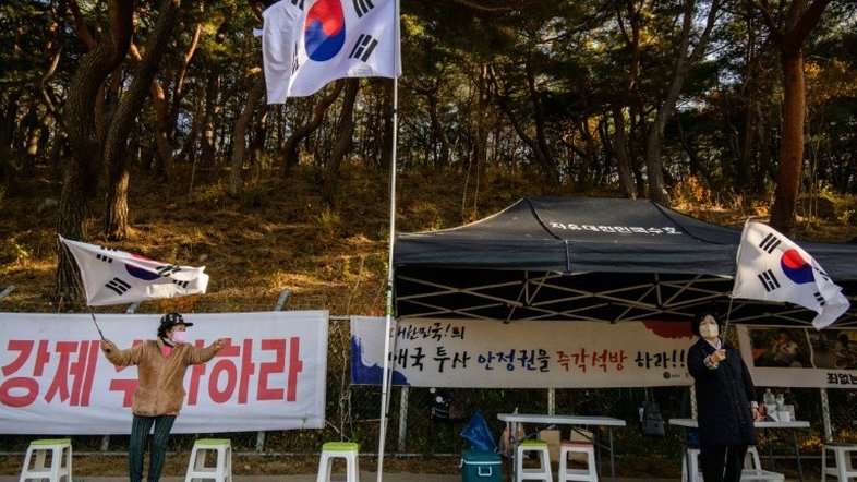 Manifestantes perturbam aposentadoria do ex-presidente sul-coreano