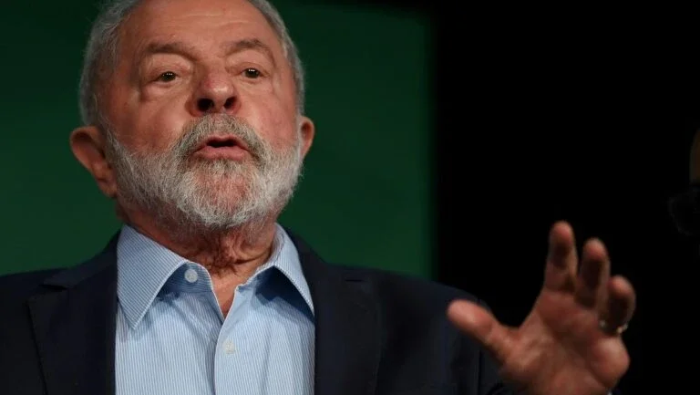 Lula diz receber um Brasil na 