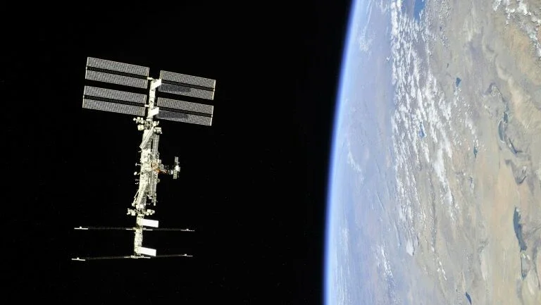 Vazamento em nave russa acoplada à ISS preocupa agências espaciais
