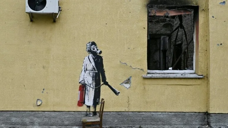 Polícia ucraniana impede tentativa de roubo de obra atribuída a Banksy
