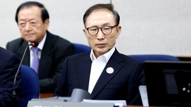 Ex-presidente sul-coreano condenado por corrupção recebe indulto