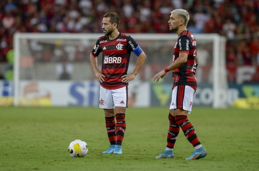 Canal define equipe de transmissão para Flamengo x Vélez; saiba