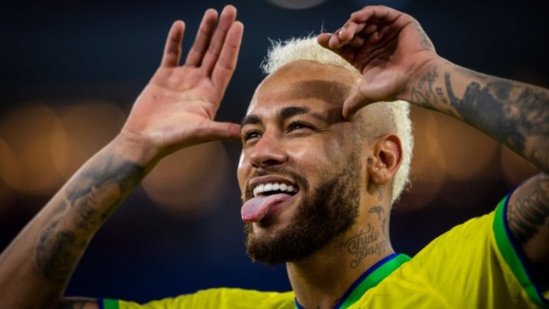 Recuperado da 'depressão pós-Copa', Neymar curte festas e já tem destino para o reveillon