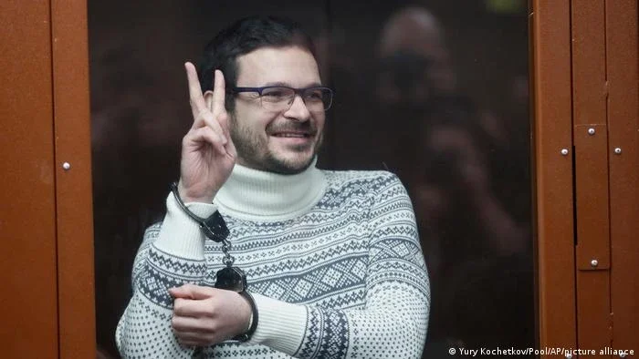 Rússia: oposicionista é condenado a oito anos de prisão