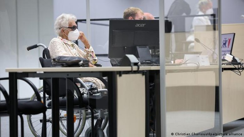 Ex-secretária de campo nazista é condenada aos 97 anos na Alemanha