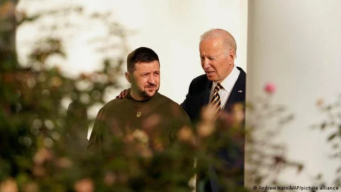 Opinião: Zelenski e Biden unidos contra a agressão russa
