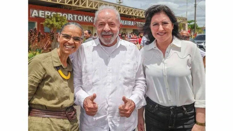 NOVAS ALIANÇAS Marina Silva e Simone Tebet com Lula, em Teófilo Otoni (MG): apoio vital no segundo turno