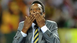 Corpo de Pelé passará defronte a casa de dona Celeste, sua mãe, em Santos