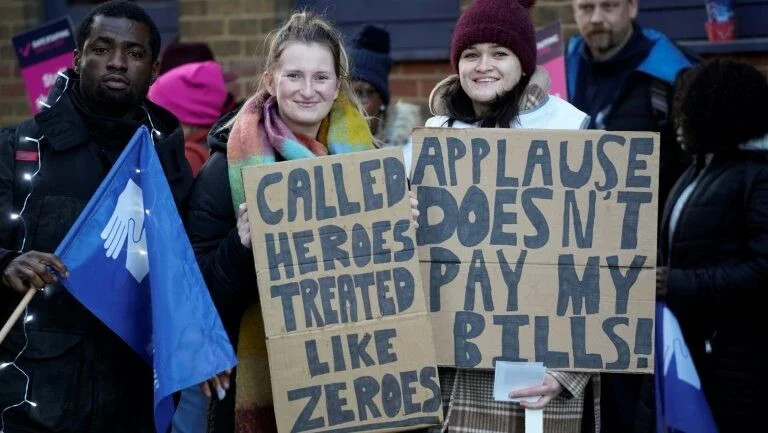 Enfermeiros britânicos retomam greve diante da inflexibilidade do governo