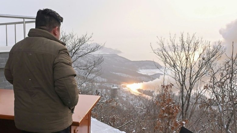 Coreia do Norte testa motor de combustível sólido para desenvolver nova arma