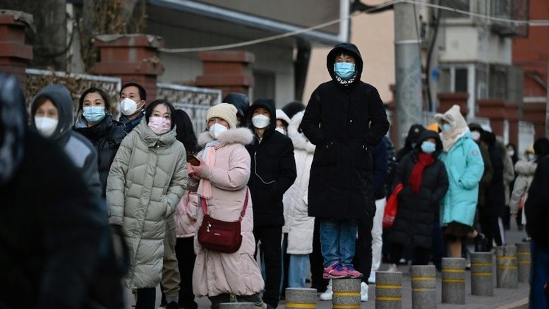 China flexibiliza paulatinamente a drástica política de 'covid zero'