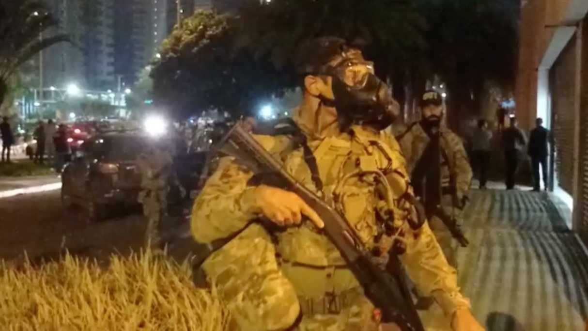 Bolsonaristas atacam sede da PF em Brasília