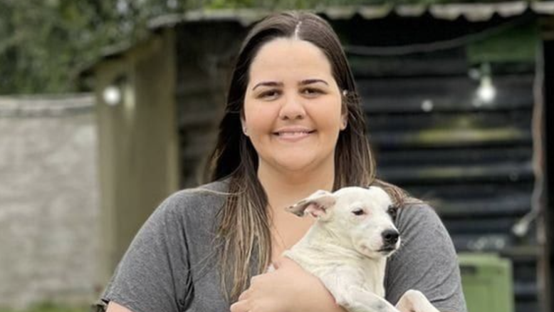 Chris Neri, a ativista em causa animal, vira referência nas redes sociais