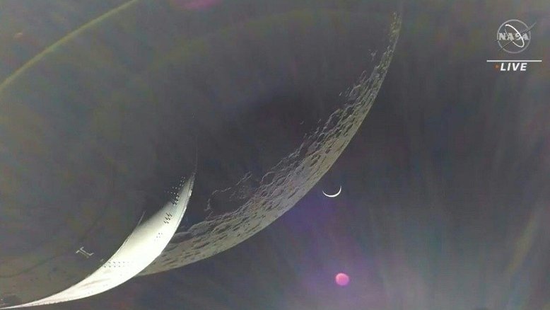 Após sobrevoar Lua de perto, cápsula Orion inicia retorno à Terra