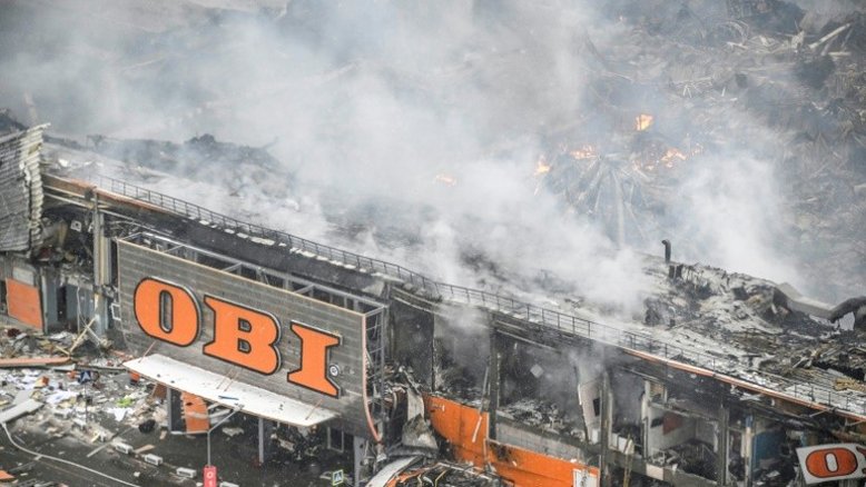 Grande incêndio em shopping perto de Moscou deixa 1 morto