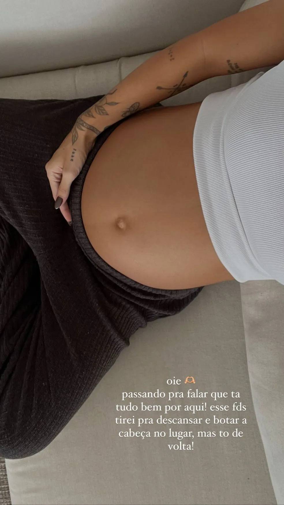 Depois de anunciar gravidez, Gabi Brandt exibe barriga nas redes sociais ‘Botar a cabeça no lugar’ 4 Depois de anunciar gravidez, Gabi Brandt exibe barriga nas redes sociais ‘Botar a cabeça no lugar’