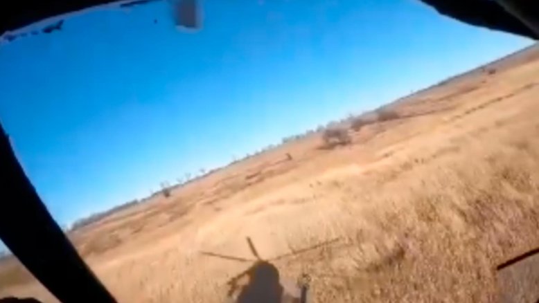 Vídeo mostra helicóptero Mil Mi-8 sendo derrubado na Ucrânia