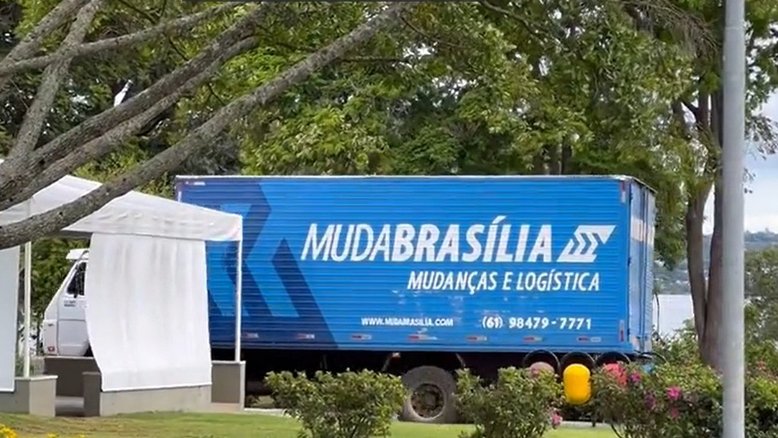 Caminhão de mudança aparece no Palácio da Alvorada dias antes do fim do mandato de Jair Bolsonaro
