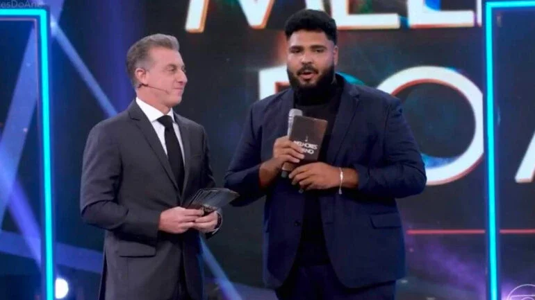Vetada pela Globo, piada de Paulo Vieira sobre Cassia Kis falava sobre golpe militar