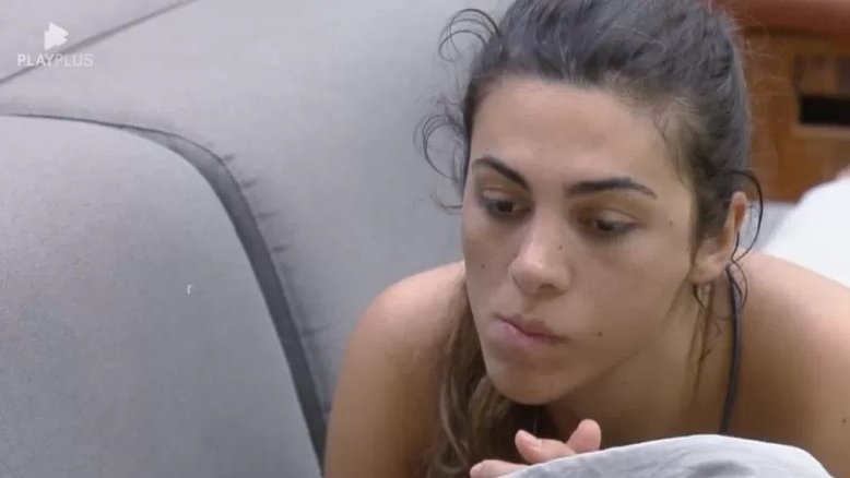 A Fazenda: 'Estou envergonhada', diz peoa sobre não bater o sino para sair do reality