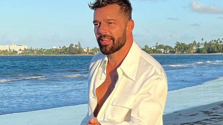 Ricky Martin se afastou da família após acusação de abuso sexual por sobrinho