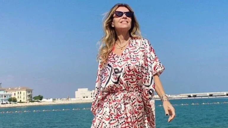 Mulher de Galvão Bueno curte praia e clima de lua de mel no Catar