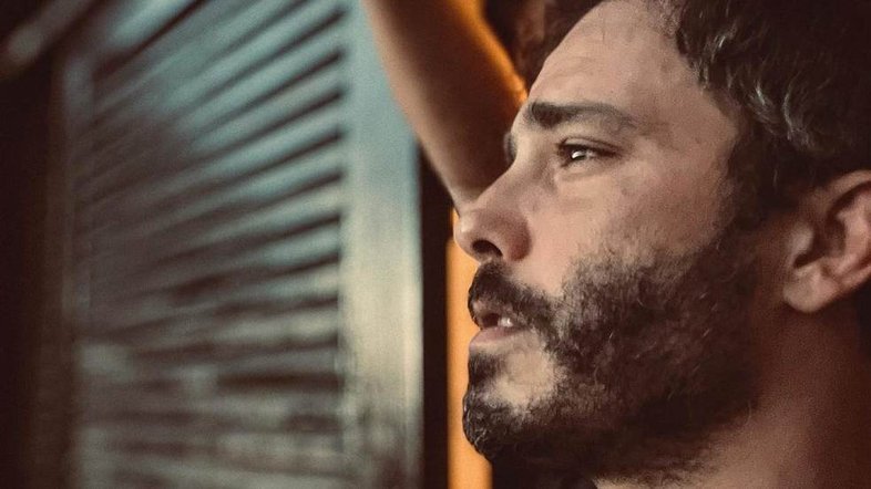 Ator Thiago Rodrigues é espancado por bandidos e vai parar em hospital no Rio