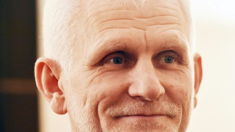 Começa em Belarus julgamento do prêmio Nobel da Paz  Bialiatski