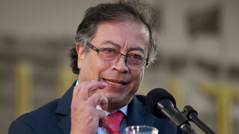 Colômbia firma cessar-fogo com cinco grupos armados, como ELN