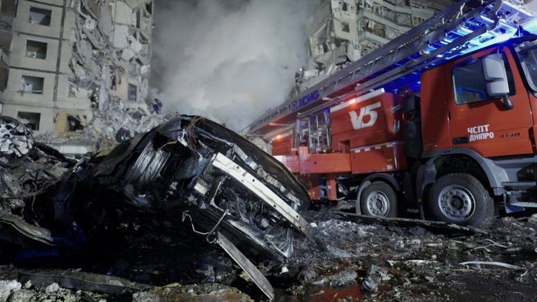 Bombardeio russo em Dnipro, leste da Ucrânia, deixa mais de 20 mortos
