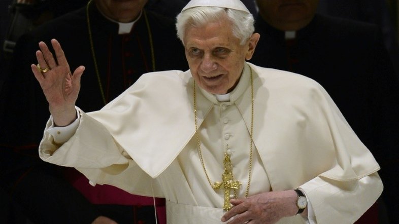 Insônia foi o 'motivo central' da renúncia de Bento XVI